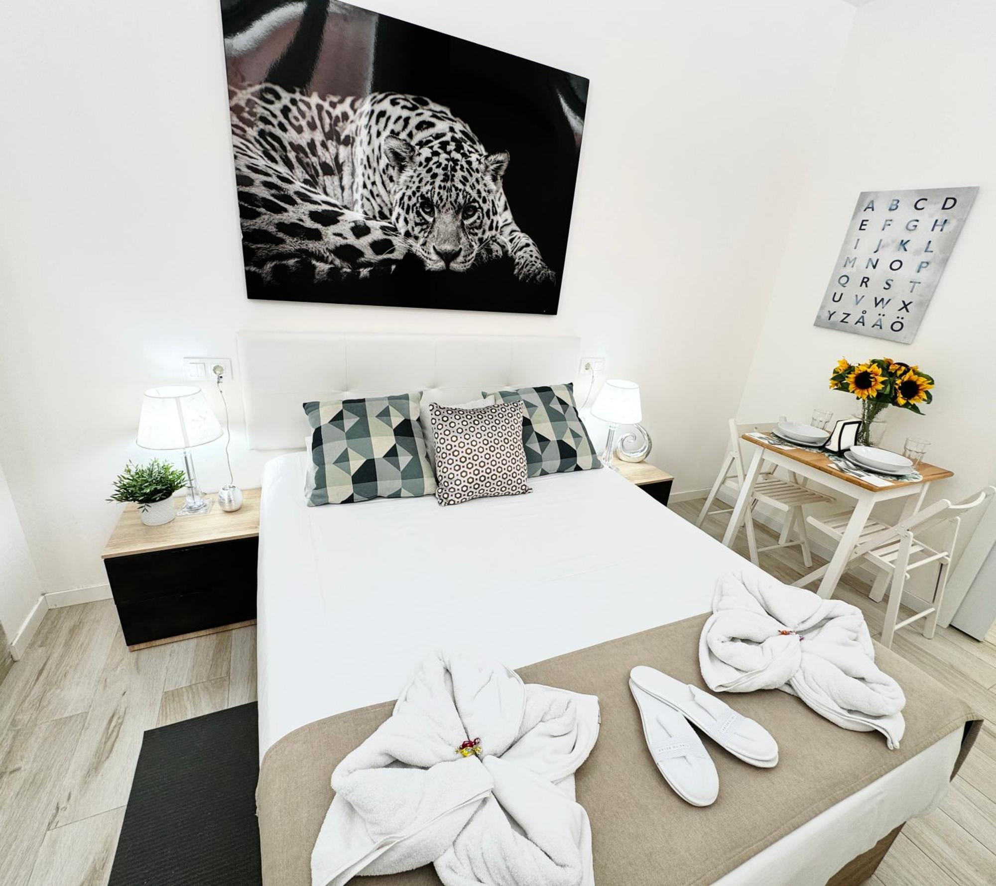Cinco Torres Suites マドリード エクステリア 写真